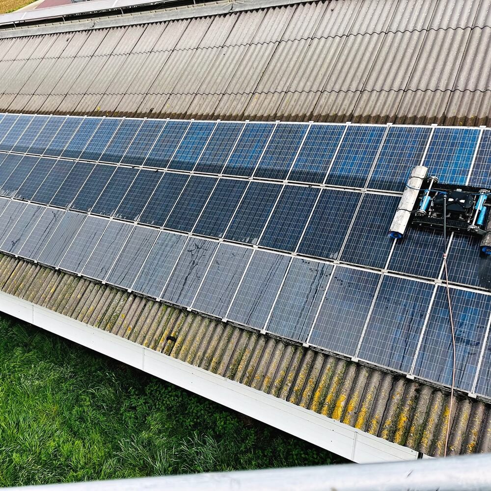 Photovoltaikreinigung-JB-Dienstleistungen-Landwirtschaft Photovoltaikreinigung-JB-Dienstleistungen-Landwirtschaft