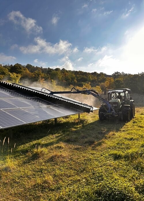 Solarpark-Reinigung-JB-Dienstleistungen-01 Solarparkservice